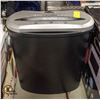 Image 1 : PAPER SHREDDER