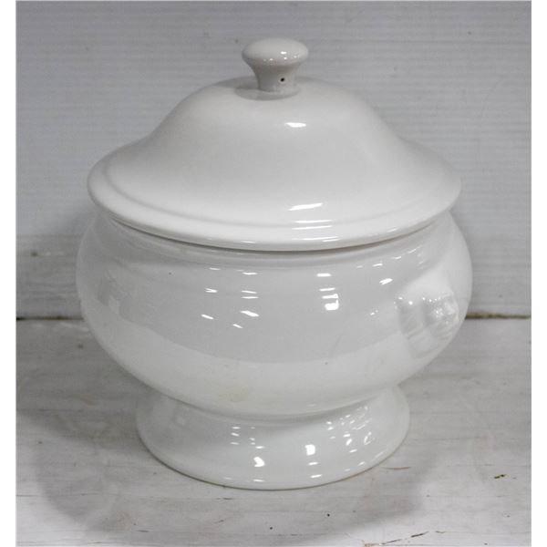 WHITE GLASS COOKIE JAR