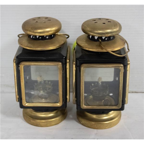 PAIR OF MINI LANTERNS