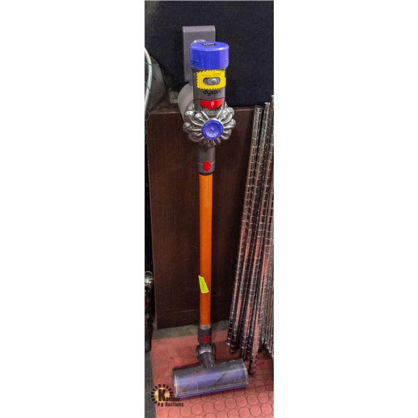 DYSON V8 ABSOLUTE TESTED WORKING *NO CHARGER*