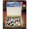 Image 1 : TUB WITH ARTIST PAINTING SUPPLIES