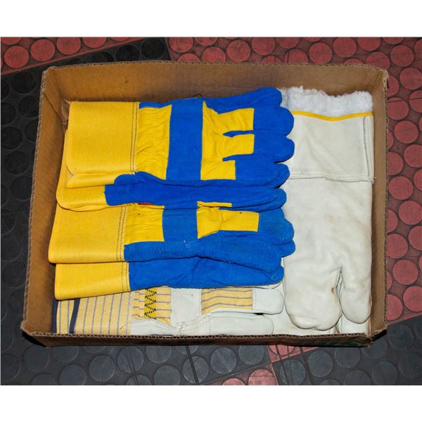 4 PAIRS OF WINTER INSULATED GLOVES