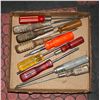 Image 1 : FLAT OF ASSORTED VINTAGE SCREW DRIVER