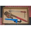Image 1 : FLAT WITH PIPE WRENCHES ETC