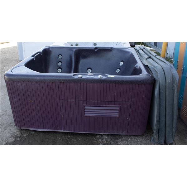 BEACH COMBER 6 PERSON HOT TUB WITH COVER