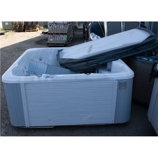 SPA BUILDERS 6 PERSON HOT TUB WITH COVER AND WOOD