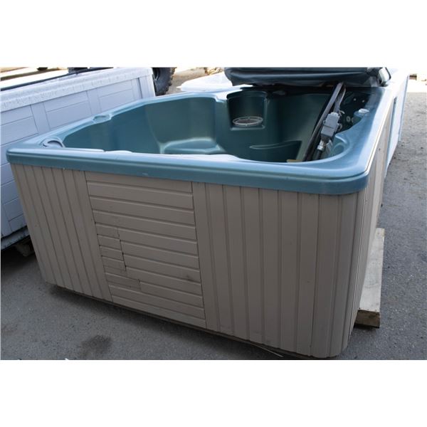 5 PERSON HOT TUB NEEDS CLEANING