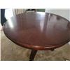 Image 10 : Round Dining Table A