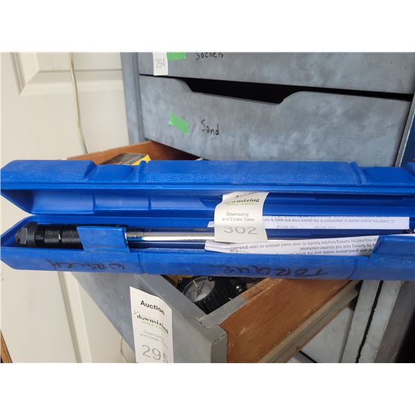 Power fist 1/2" torque wrenchA