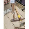 Image 4 : Sledge hammers, picks A