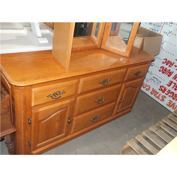 7 Door Dresser w/ Mirror
