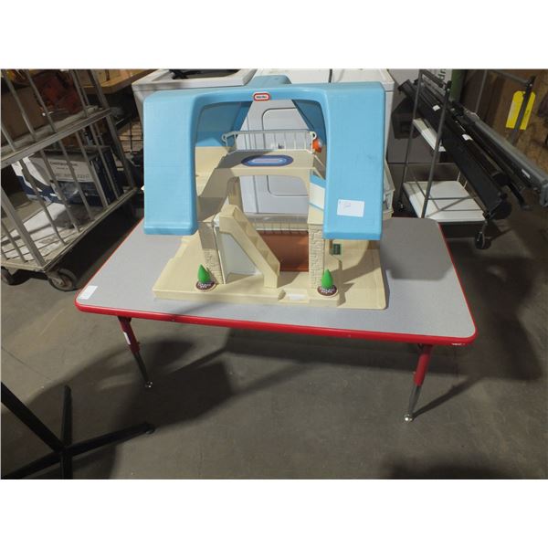 Little Tykes Play House & Small Adjustable Table