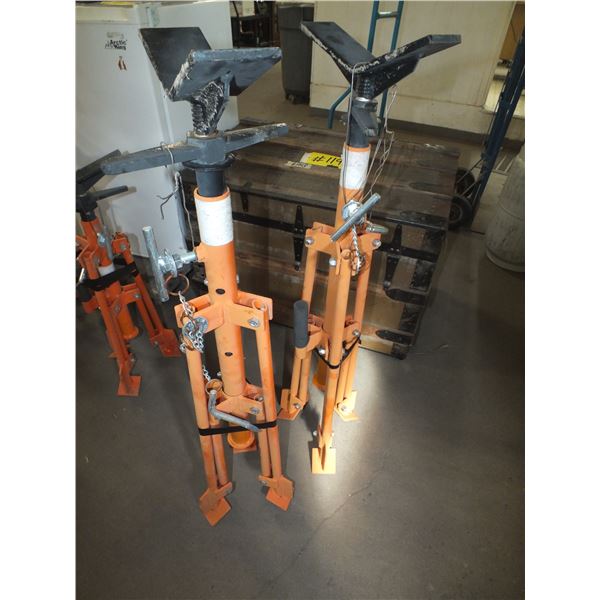 2 Pipe Stands