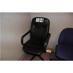 BLACK EXECUTIVE CHAIR
