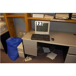 GATEWAY COMPUTER WITH MONITOR AND KEYBOARD