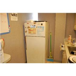 WHIRLPOOL REFRIGERATOR