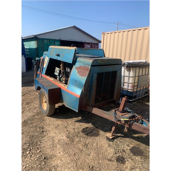 1978 GARDNER DENVER Air Compressor Trailer, Ford 2711E engine, 150 cfm, pintle hitch, Runs, SN: S893