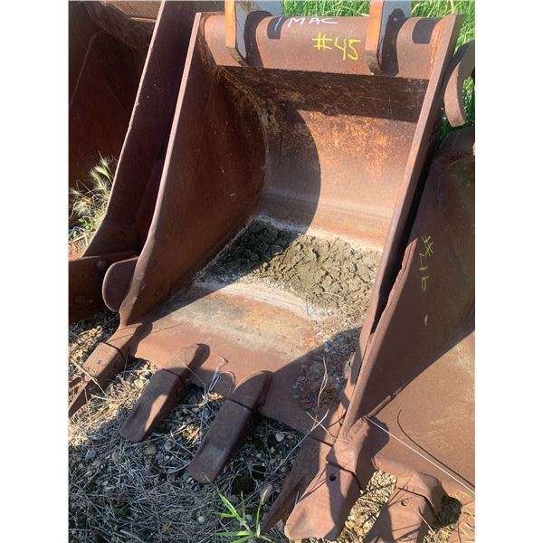KOMATSU 36" Digging Bucket, IMAC coupler, for 22 ton excavator