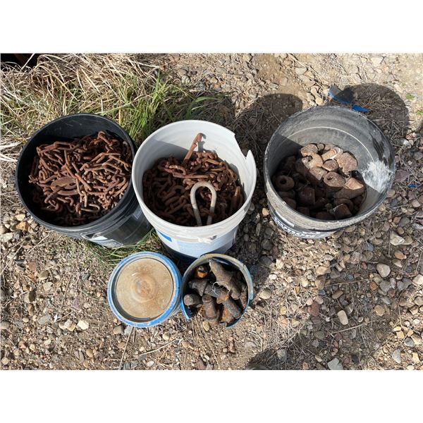 Tire chains and quantity of weld-on bit lugs and bits