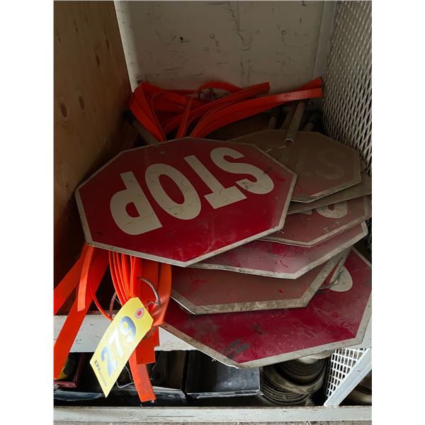 Quantity of traffic paddles and flagging