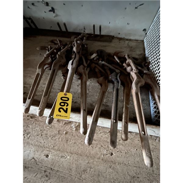 Quantity of tie-down boomers