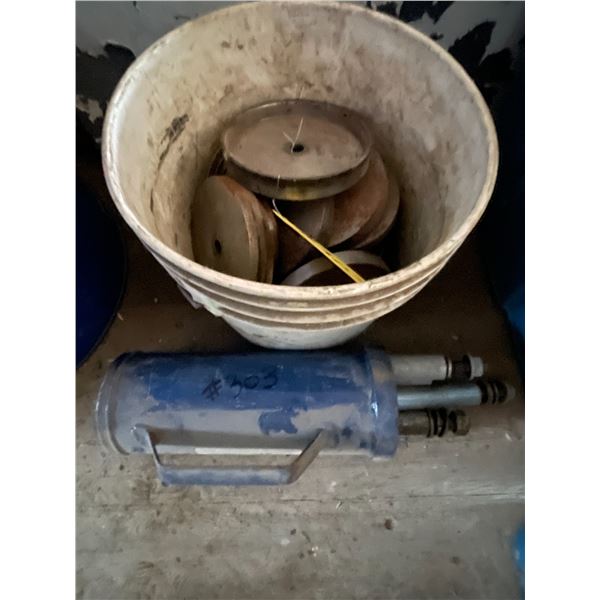 Wheel seal installer/removal tool