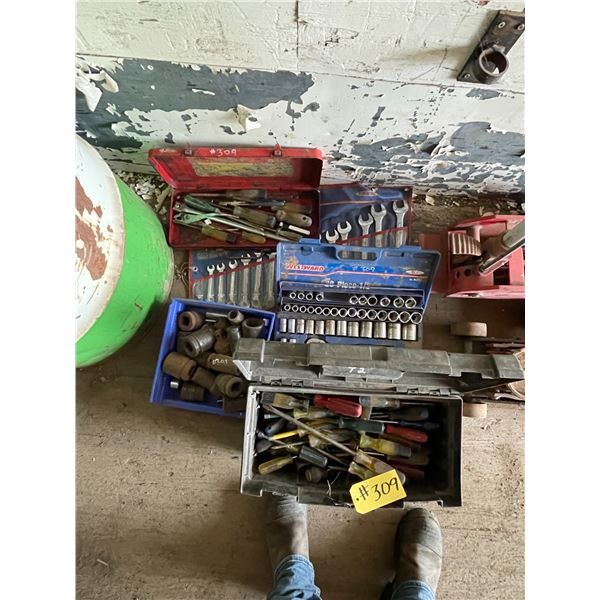 Quantity of hand tools