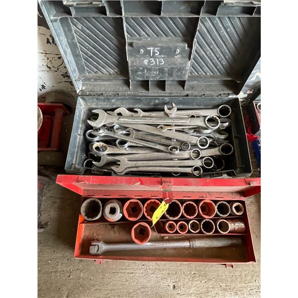 3/4" drive socket set and quantity of combination wrenches