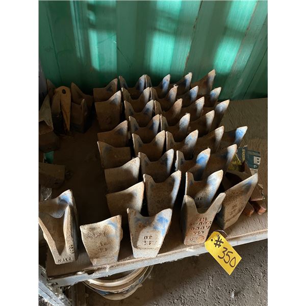 Excavator frost teeth