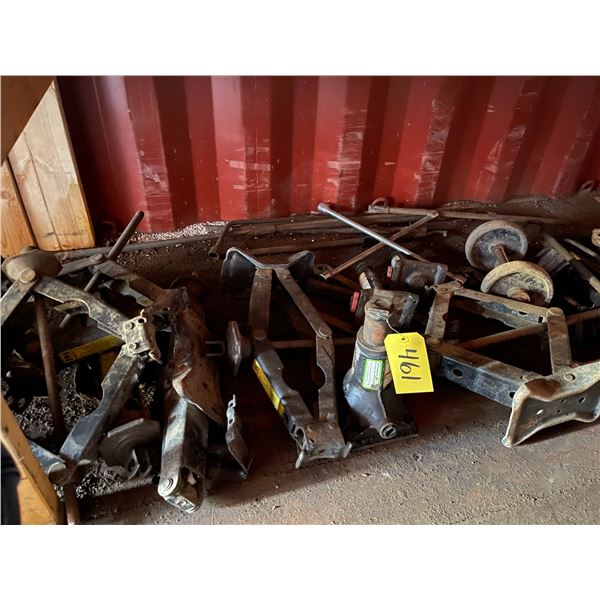 GM jacks and wheel removal tools