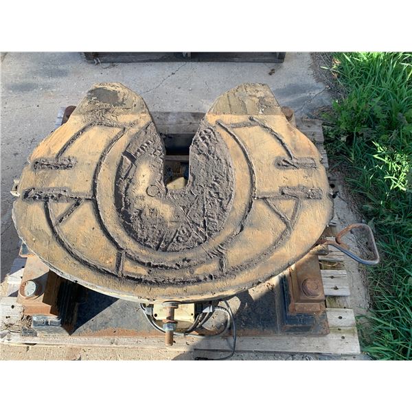 5th Wheel. Ph Rick (780) 531-2779. From Hwy 825 East on Boysdale Rd & South 1 mile on 224