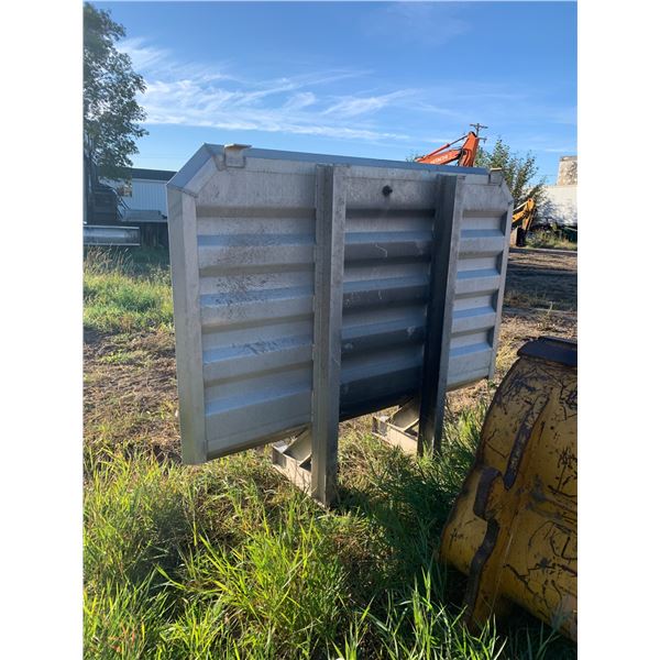 Alum. Head ache rack, Ph Rick (780) 531-2779. From Hwy 825 East on Boysdale Rd & South 1 mile on 224