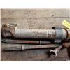 Image 4 : Pneumatic jack hammer with bits