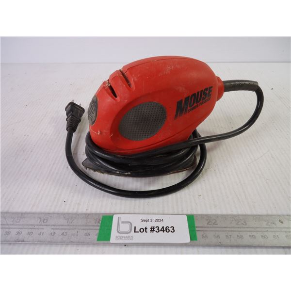 Black and Decker Mouse Sander-working