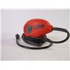Image 2 : Black and Decker Mouse Sander-working