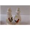 Image 2 : (2) Vintage Salt & Pepper Shakers: Kangaroo & Chickens