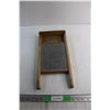 Image 1 : Ideal Vintage Wooden Washboard 17'' x 9''