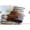 Image 1 : (3) King Size Duvet Covers, Pillow and Pleated Blanket