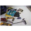 Image 5 : Rubbermaid Case - Corner Trowel - Hand Sander - Sheet Metal Snips - Hand Tools - Sanding Mesh