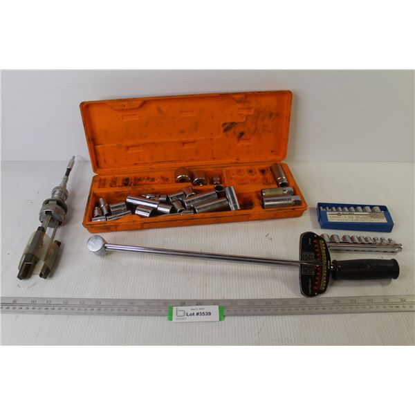 Master Craft Torque Bar - Cylinder Honing Tool - Partial Socket Set - Standard & Metric Sockets