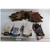 Image 1 : (4) Assorted Pairs of Driver Gloves and Scrap Leather