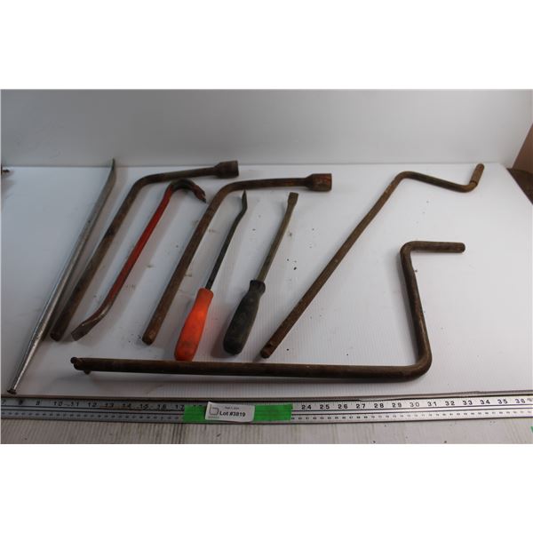 (2) L Hex Socket Wrenches, Crowbar, (3) Tire Mounts and (2) Crank Handles