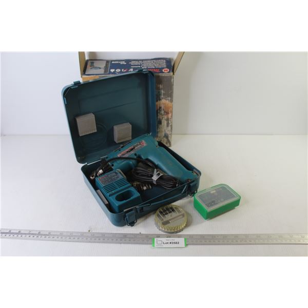 Makita 7v Cordless Drill in Metal Case w/Driver Bits