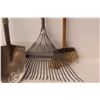 Image 2 : *Shovel - Rake - Brooms