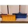 Image 2 : *(3) Snow Shovels