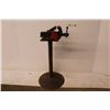 Image 1 : * 3.5" Vice on Stand - Welding Magnet