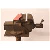 Image 2 : * 3.5" Vice on Stand - Welding Magnet