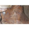 Image 10 : * 14.5" Roping Saddle, Double Rigging, 6" Gullet Width, Rawhide Covered Wood Tree, Felt Pad - STAND 