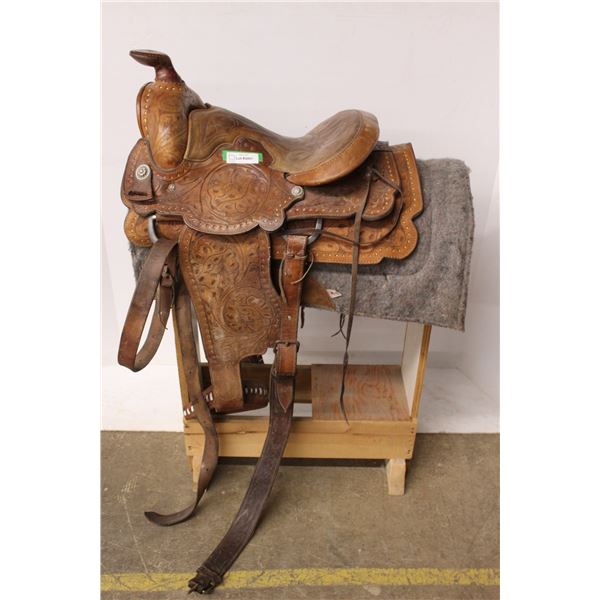 * 14.5" Roping Saddle, Double Rigging, 6" Gullet Width, Rawhide Covered Wood Tree, Felt Pad - STAND 