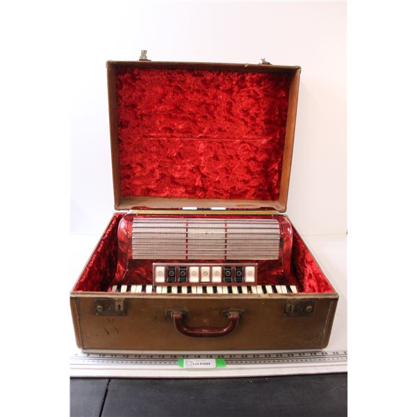 * Hohner Accordion in Case - Tango II M Model